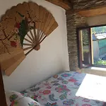 La Del Abuelo En La Aldea Cerca Del Mar Ortigueira