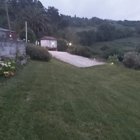 La Del Abuelo En La Aldea Cerca Del Mar *
