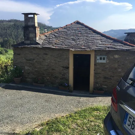 La Del Abuelo En La Aldea Cerca Del Mar * Santa Marta de Ortigueira